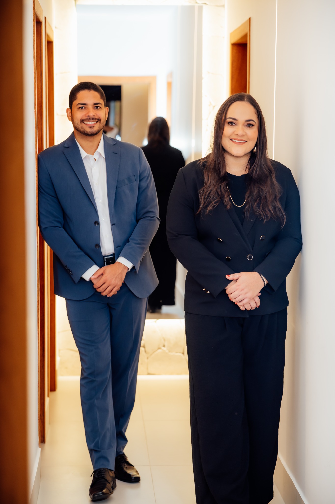 Dr. Bruno Silva Sousa e Dra. Joceane da Silva Rodrigues no escritório